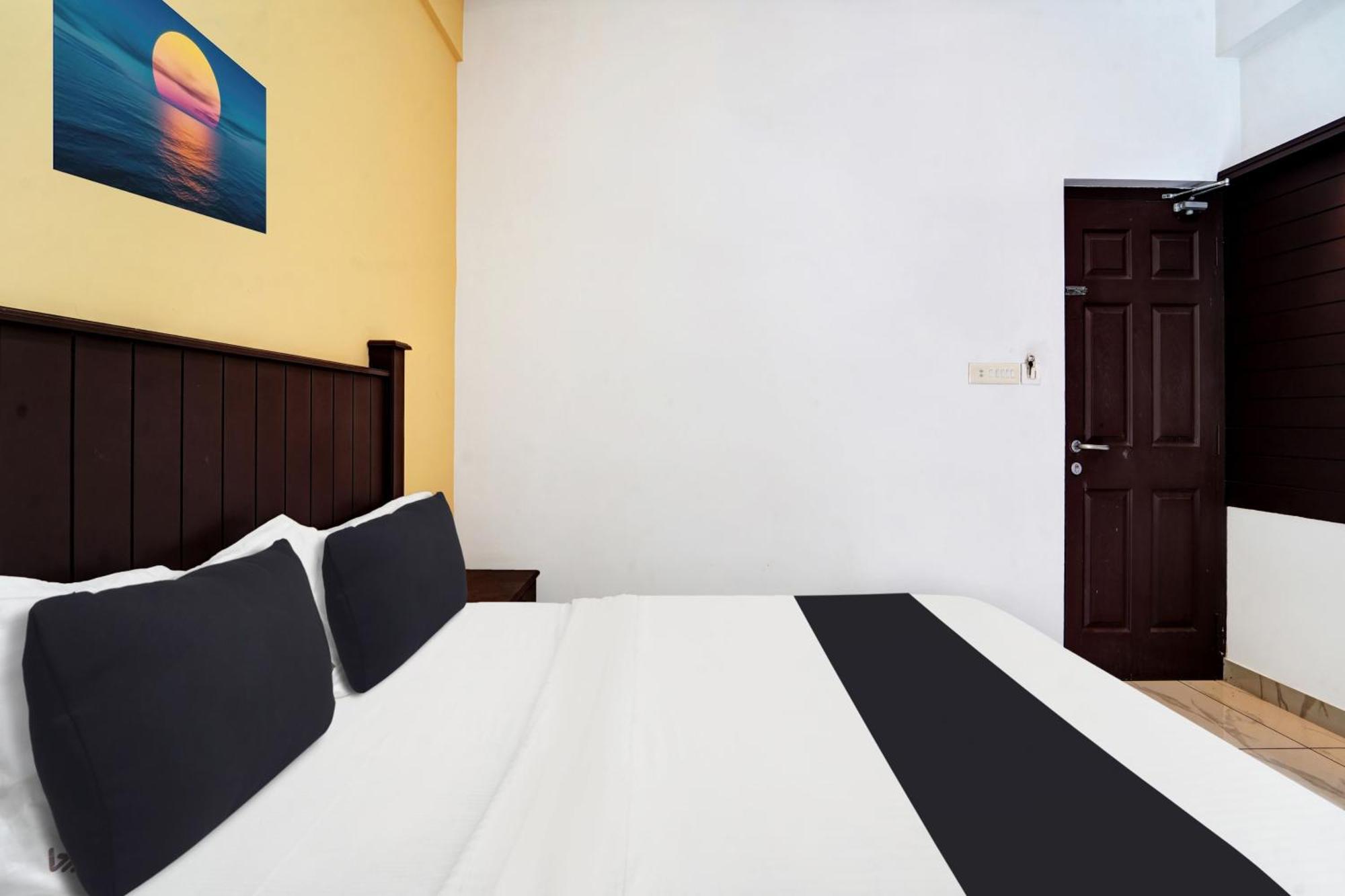 Super Collection O Calvathy Road Near Fort Kochi Экстерьер фото